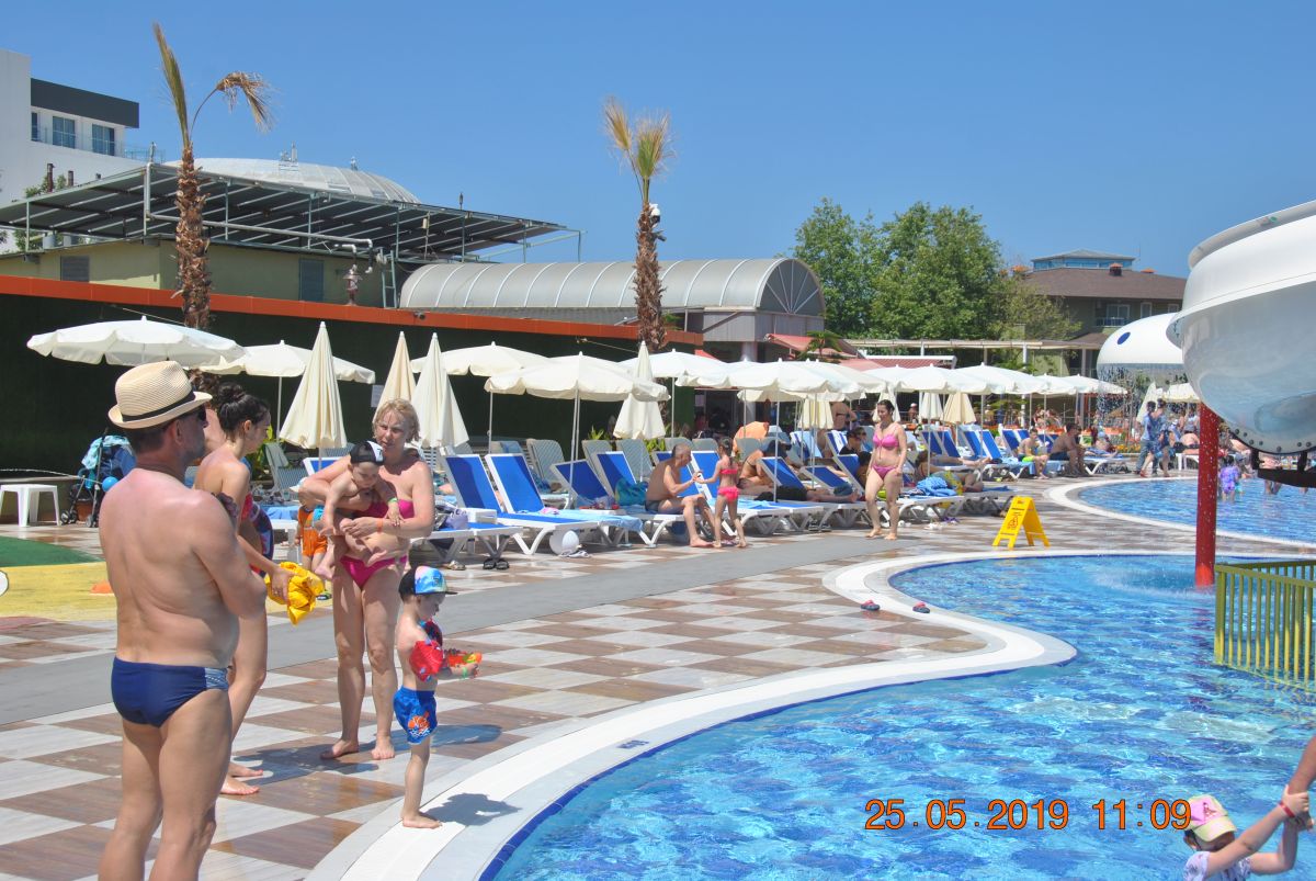 imagini hotel LONICERA RESORT